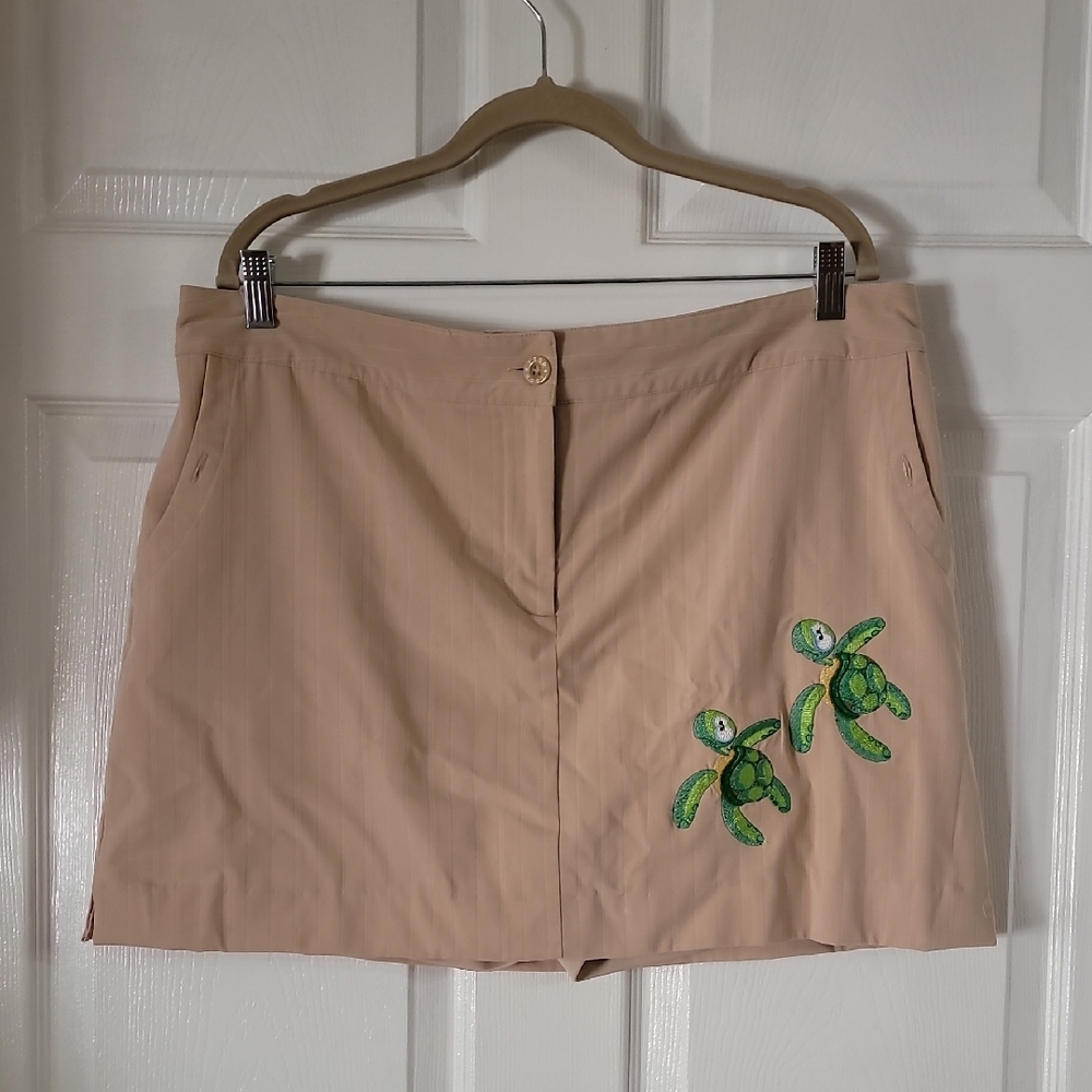 Beige Shorts with Turtle Embroidery